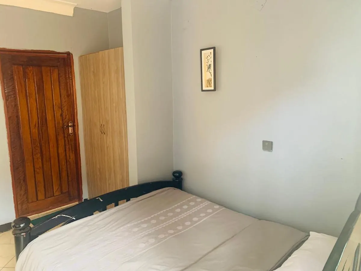 Bukoto - Kisaasi Bnb Διαμέρισμα Καμπάλα